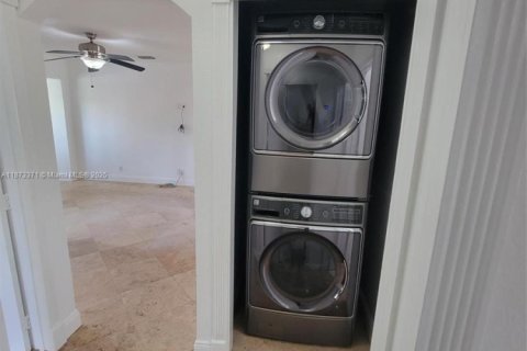 Villa ou maison à louer à Fort Lauderdale, Floride: 3 chambres, 126.25 m2 № 1921618 - photo 17