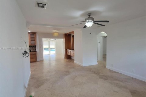 Villa ou maison à louer à Fort Lauderdale, Floride: 3 chambres, 126.25 m2 № 1921618 - photo 4