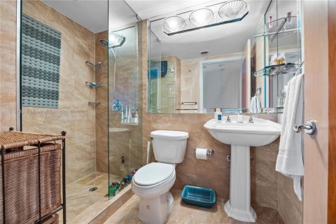 Condo in Sunny Isles Beach, Florida, 3 bedrooms  № 1972333 - photo 15