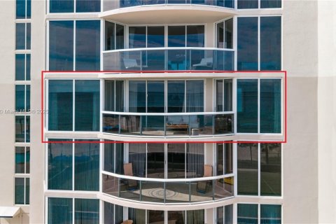 Condo in Sunny Isles Beach, Florida, 3 bedrooms  № 1972333 - photo 8