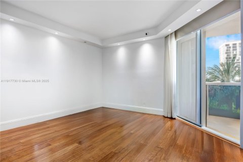 Condo in Sunny Isles Beach, Florida, 3 bedrooms  № 1972333 - photo 14