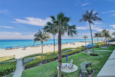 Condo in Sunny Isles Beach, Florida, 3 bedrooms  № 1972333 - photo 30