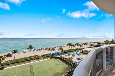 Condo in Sunny Isles Beach, Florida, 3 bedrooms  № 1972333 - photo 6