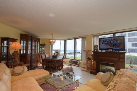 Copropriété à vendre à Highland Beach, Floride: 2 chambres, 208.1 m2 № 1484665 - photo 17