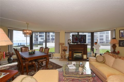 Copropriété à vendre à Highland Beach, Floride: 2 chambres, 208.1 m2 № 1484665 - photo 16