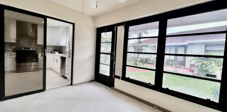 House in Boynton Beach, Florida 2 bedrooms, 130.06 sq.m. № 938881