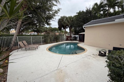 House in Lake Worth, Florida 3 bedrooms, 150.69 sq.m. № 2181740 - photo 21