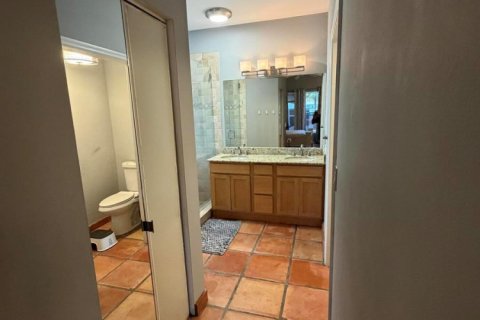 House in Lake Worth, Florida 3 bedrooms, 150.69 sq.m. № 2181740 - photo 16