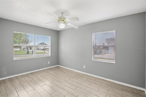 Villa ou maison à vendre à Dundee, Floride: 3 chambres, 186.55 m2 № 1912064 - photo 18