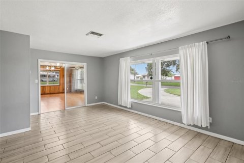 Villa ou maison à vendre à Dundee, Floride: 3 chambres, 186.55 m2 № 1912064 - photo 10