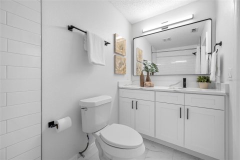 House in Spring Hill, Florida 3 bedrooms, 180.69 sq.m. № 1824697 - photo 25