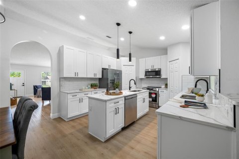 House in Spring Hill, Florida 3 bedrooms, 180.69 sq.m. № 1824697 - photo 14
