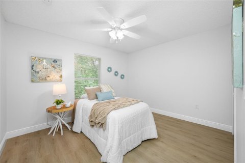 House in Spring Hill, Florida 3 bedrooms, 180.69 sq.m. № 1824697 - photo 23