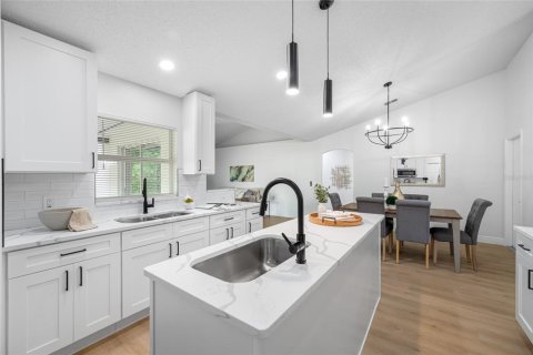 House in Spring Hill, Florida 3 bedrooms, 180.69 sq.m. № 1824697 - photo 18