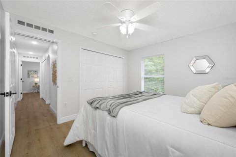 House in Spring Hill, Florida 3 bedrooms, 180.69 sq.m. № 1824697 - photo 28
