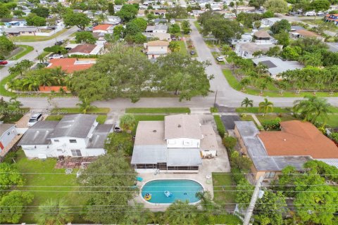 Villa ou maison à vendre à Pembroke Pines, Floride: 4 chambres, 169.08 m2 № 1964323 - photo 26