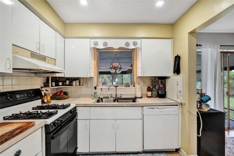 Villa ou maison à vendre à Pembroke Pines, Floride: 4 chambres, 169.08 m2 № 1964323 - photo 8