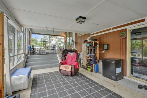 Villa ou maison à vendre à Pembroke Pines, Floride: 4 chambres, 169.08 m2 № 1964323 - photo 23