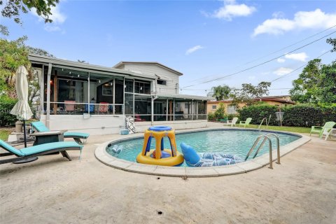 Villa ou maison à vendre à Pembroke Pines, Floride: 4 chambres, 169.08 m2 № 1964323 - photo 25