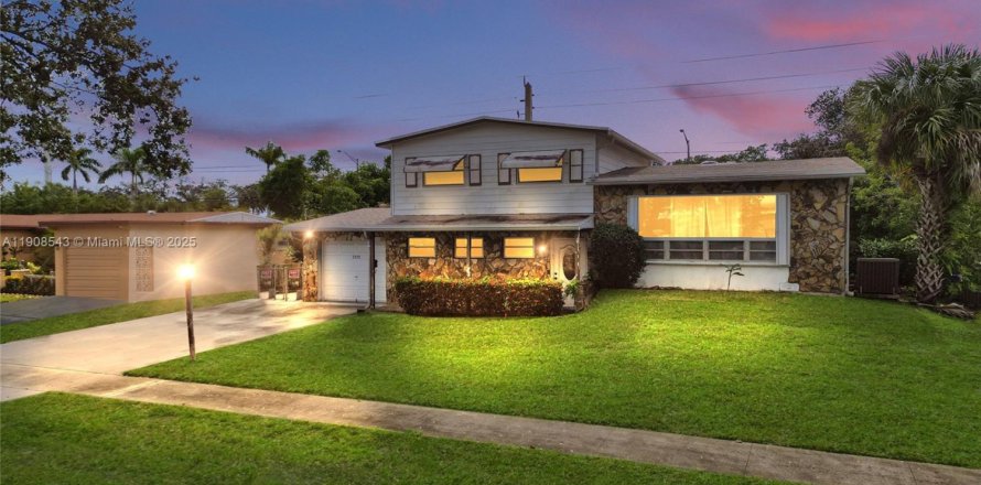 Villa ou maison à Pembroke Pines, Floride 4 chambres, 169.08 m2 № 1964323