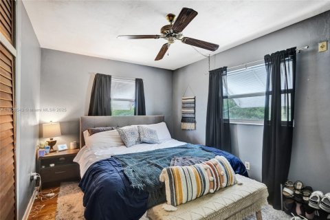 Villa ou maison à vendre à Pembroke Pines, Floride: 4 chambres, 169.08 m2 № 1964323 - photo 17