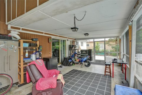 Villa ou maison à vendre à Pembroke Pines, Floride: 4 chambres, 169.08 m2 № 1964323 - photo 24