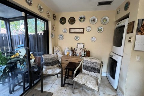 Condo in Miami, Florida, 3 bedrooms  № 2042212 - photo 9