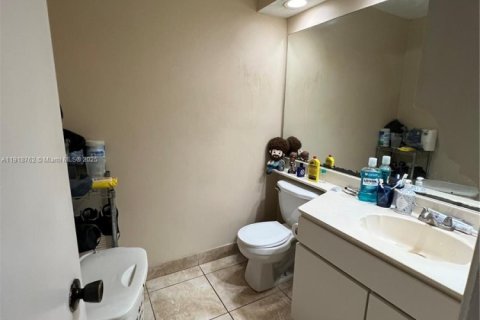 Condo in Miami, Florida, 3 bedrooms  № 2042212 - photo 22