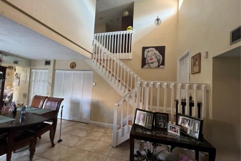 Condo in Miami, Florida, 3 bedrooms  № 2042212 - photo 3