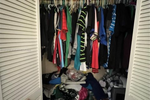 Condo in Miami, Florida, 3 bedrooms  № 2042212 - photo 21