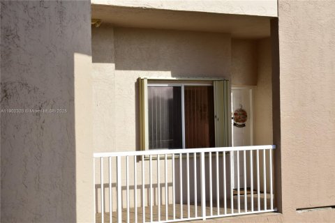 Condominio en venta en Tamarac, Florida, 2 dormitorios, 112.88 m2 № 1953832 - foto 5