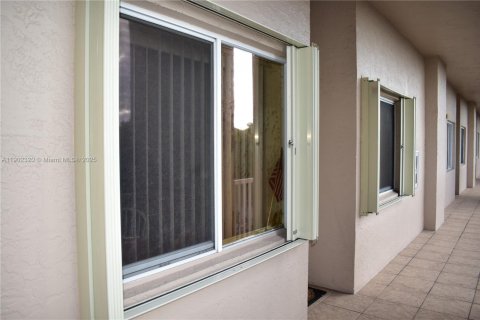 Condominio en venta en Tamarac, Florida, 2 dormitorios, 112.88 m2 № 1953832 - foto 6