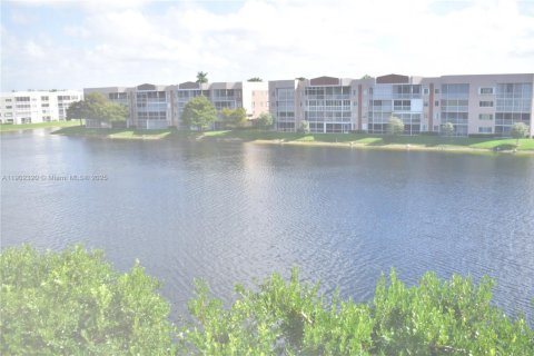 Condominio en venta en Tamarac, Florida, 2 dormitorios, 112.88 m2 № 1953832 - foto 23