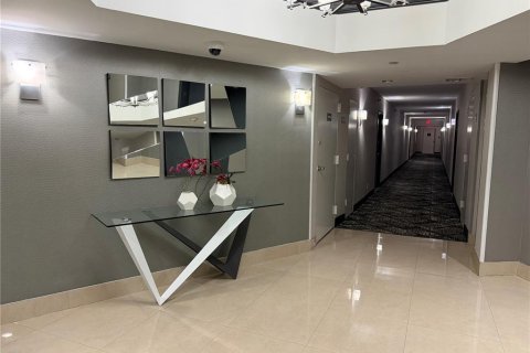 Condominio en venta en Aventura, Florida, 2 dormitorios, 109.72 m2 № 2272304 - foto 11