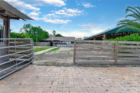 House in Southwest Ranches, Florida 3 bedrooms, 144.46 sq.m. № 1855096 - photo 8