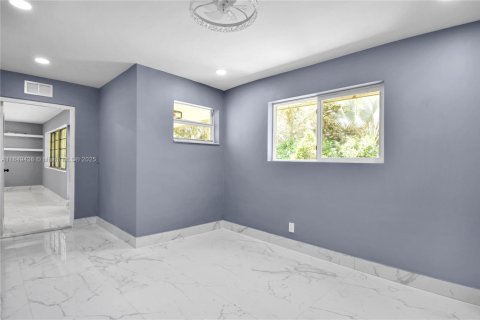 House in Southwest Ranches, Florida 3 bedrooms, 144.46 sq.m. № 1855096 - photo 18