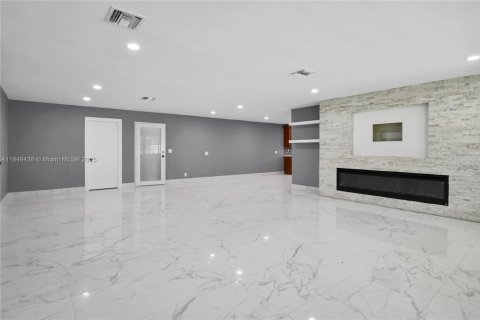 House in Southwest Ranches, Florida 3 bedrooms, 144.46 sq.m. № 1855096 - photo 15