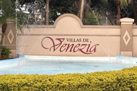 Condo in Sunrise, Florida, 3 bedrooms № 2082019