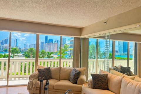 Copropriété à vendre à Aventura, Floride: 2 chambres, 177.26 m2 № 2244260 - photo 3