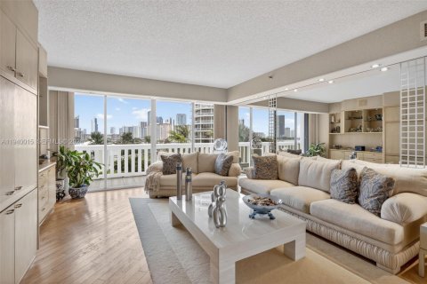 Copropriété à vendre à Aventura, Floride: 2 chambres, 177.26 m2 № 2244260 - photo 4