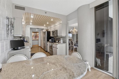 Copropriété à vendre à Aventura, Floride: 2 chambres, 177.26 m2 № 2244260 - photo 10