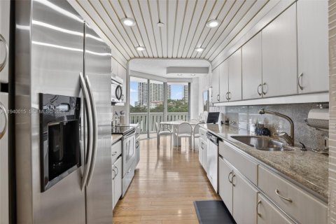Copropriété à vendre à Aventura, Floride: 2 chambres, 177.26 m2 № 2244260 - photo 6