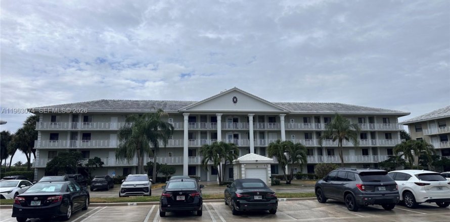 Кондоминиум с 2 спальнями в Уэст-Палм-Бич, Флорида № 2023980