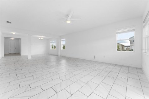 Casa en venta en Davenport, Florida, 4 dormitorios, 216.74 m2 № 1883157 - foto 19