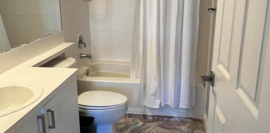 Condominio en West Palm Beach, Florida, 2 dormitorios № 1207297