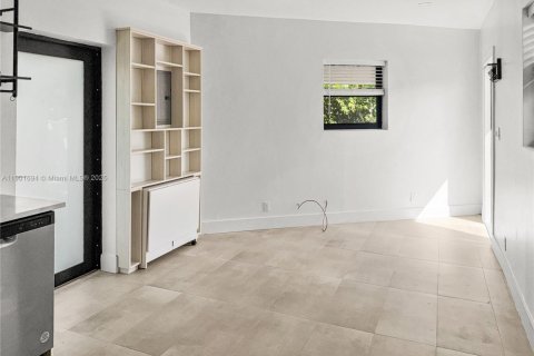House in Wilton Manors, Florida 1 bedroom № 1954224 - photo 8