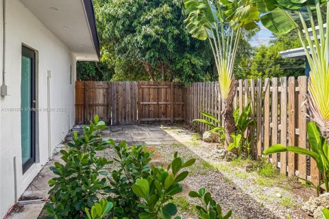 House in Wilton Manors, Florida 1 bedroom № 1954224 - photo 9