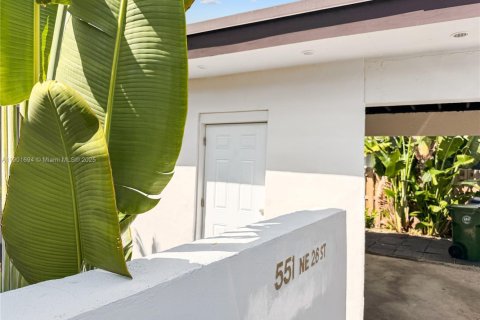 House in Wilton Manors, Florida 1 bedroom № 1954224 - photo 1