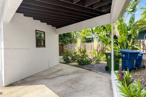 House in Wilton Manors, Florida 1 bedroom № 1954224 - photo 10