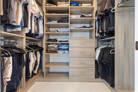 Condo in Sunny Isles Beach, Florida, 2 bedrooms  № 1998244 - photo 15